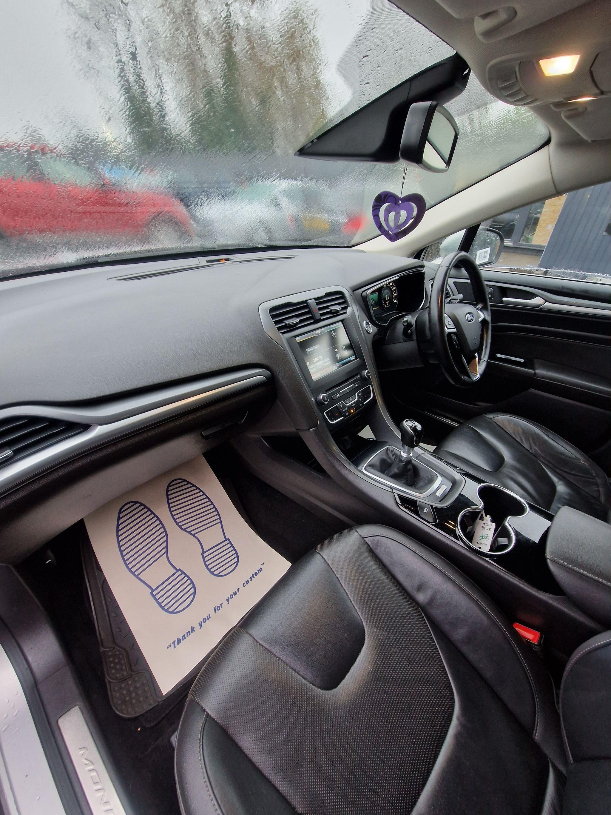 Ford Mondeo - Image 33