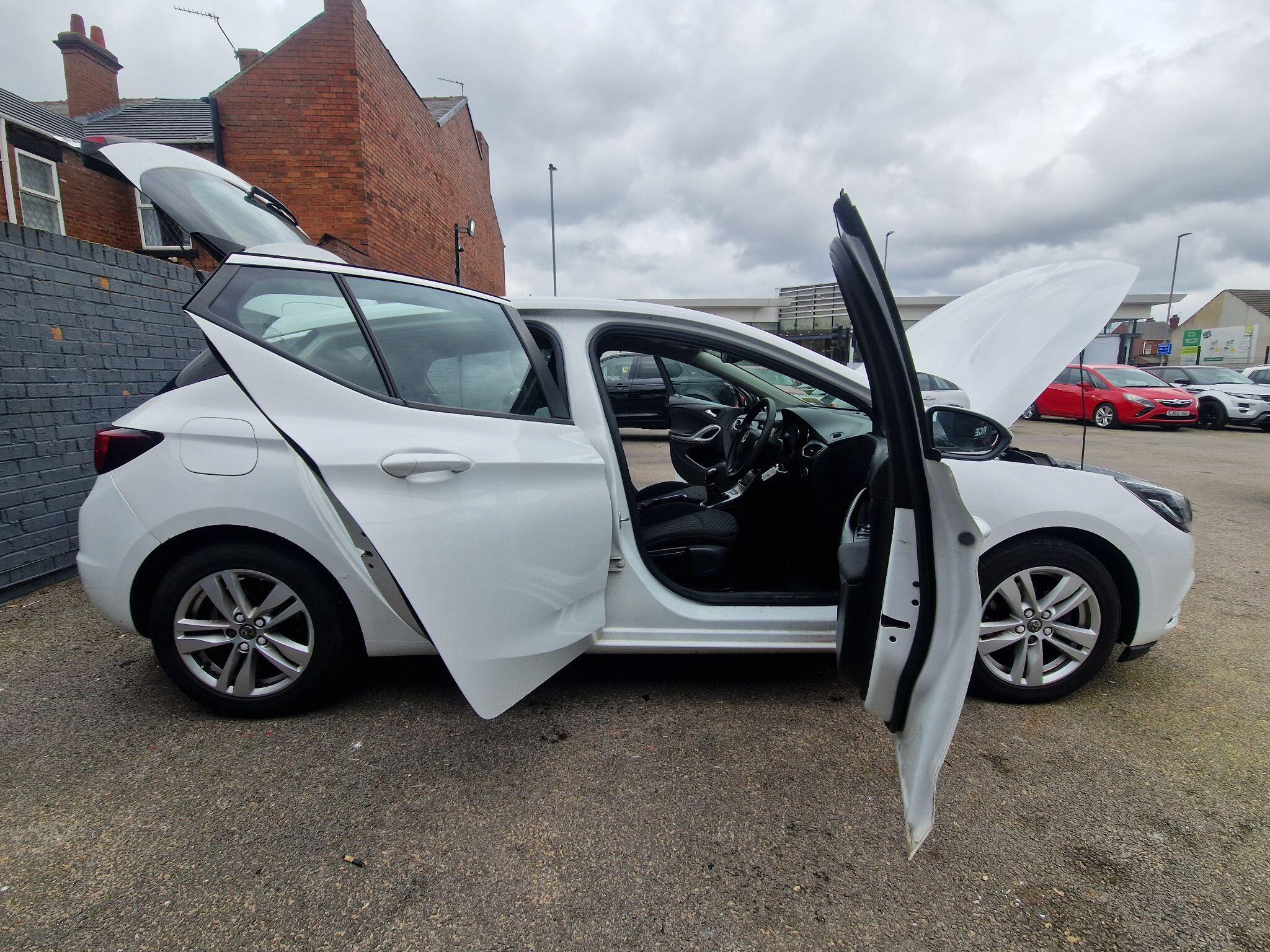 Vauxhall Astra - Image 22