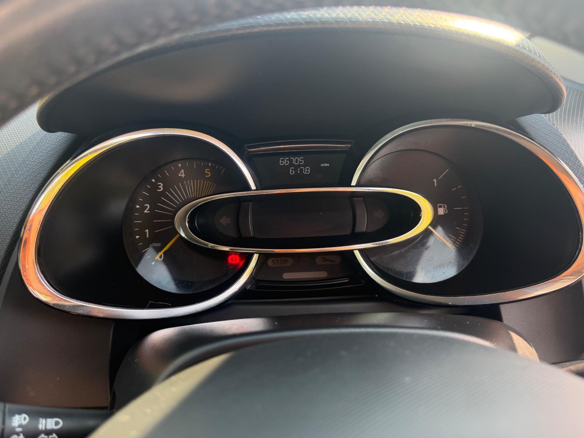 Renault Clio - Image 20