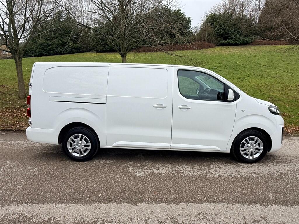 Vauxhall Vivaro - Image 3