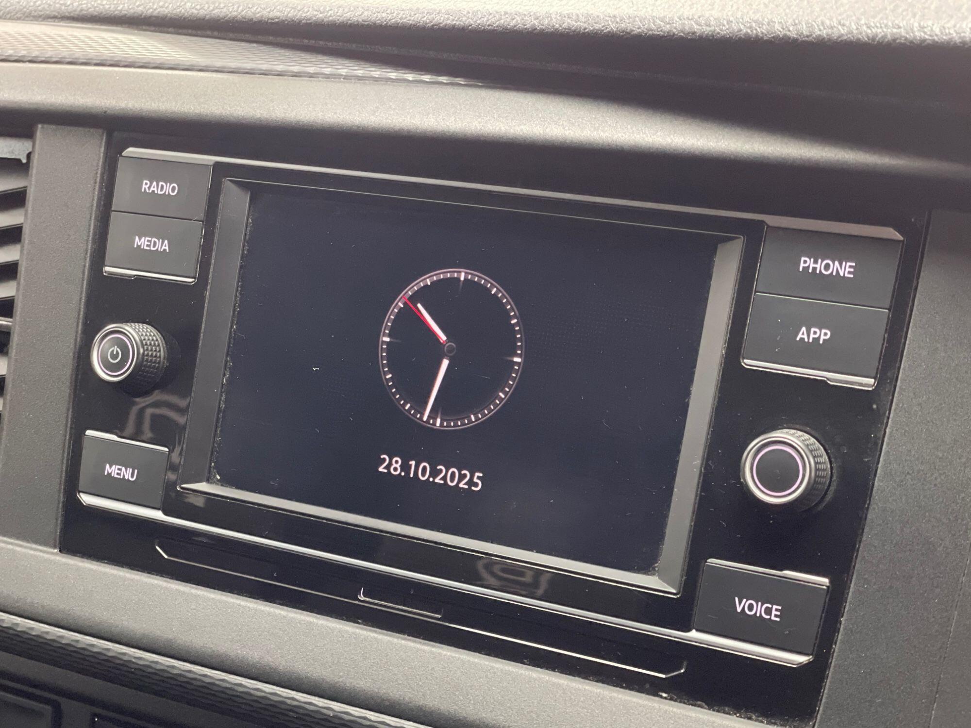 Volkswagen Transporter - Image 29