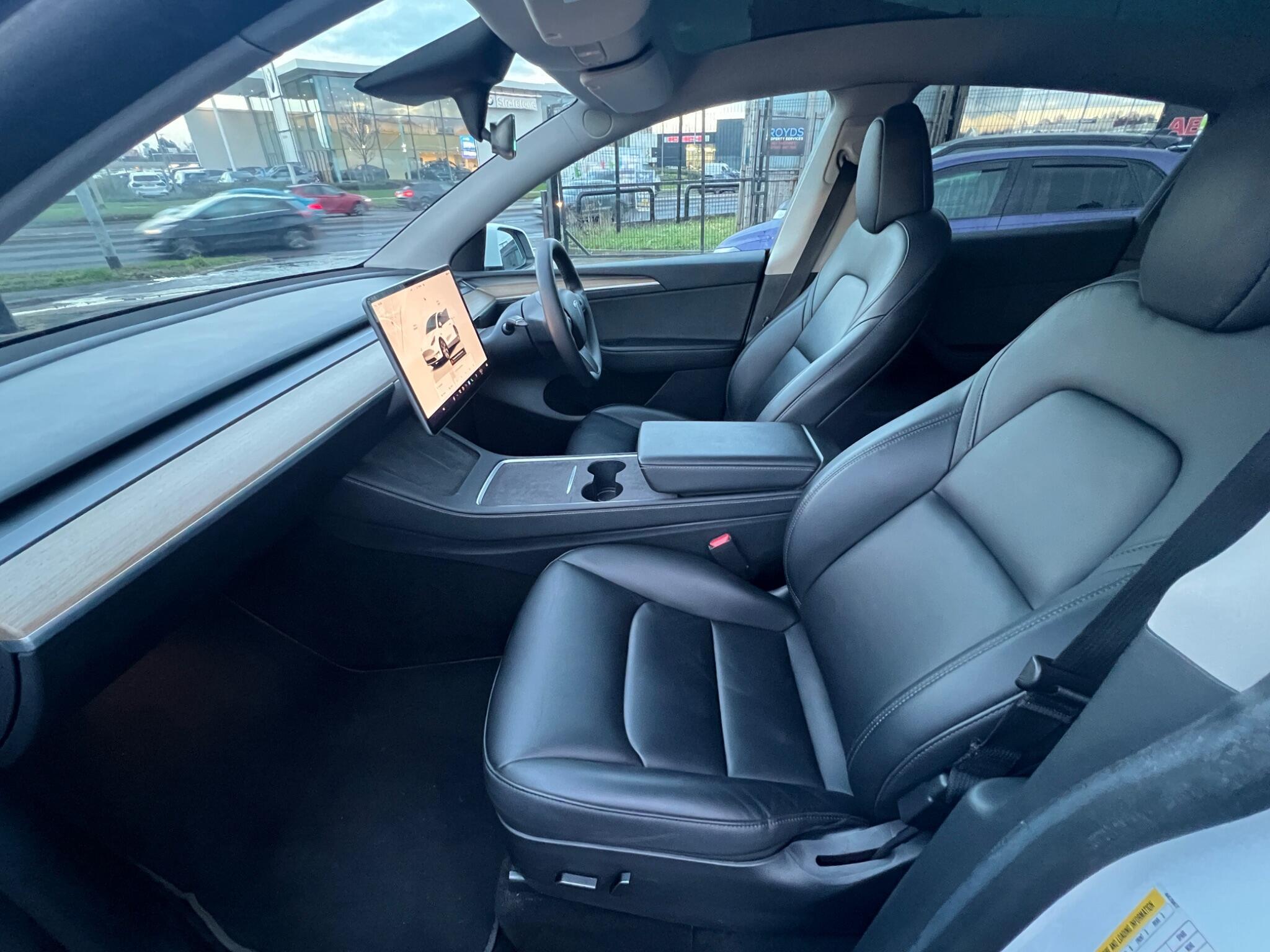 Tesla Model Y - Image 16