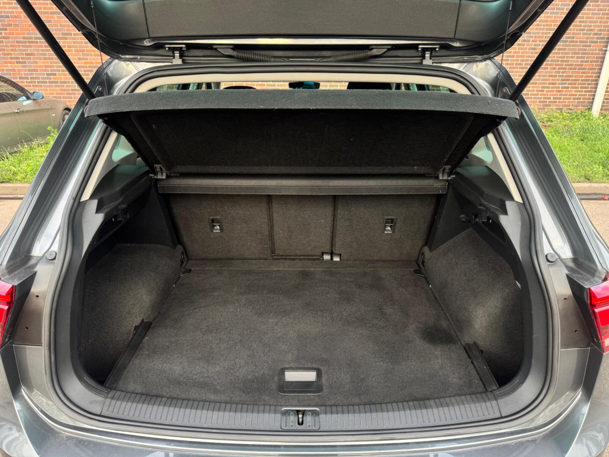 Volkswagen Tiguan - Image 19