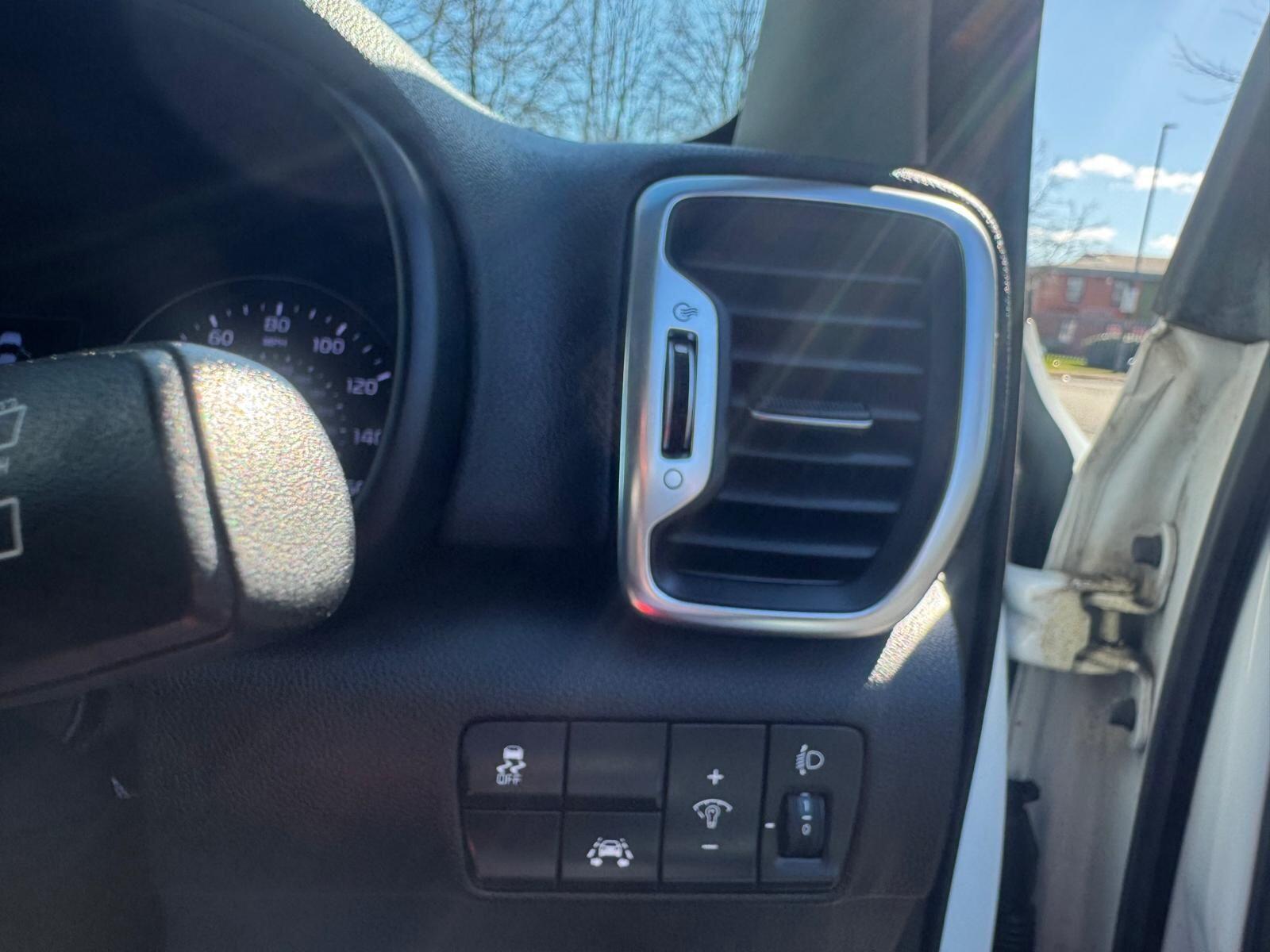 Kia Sportage - Image 35