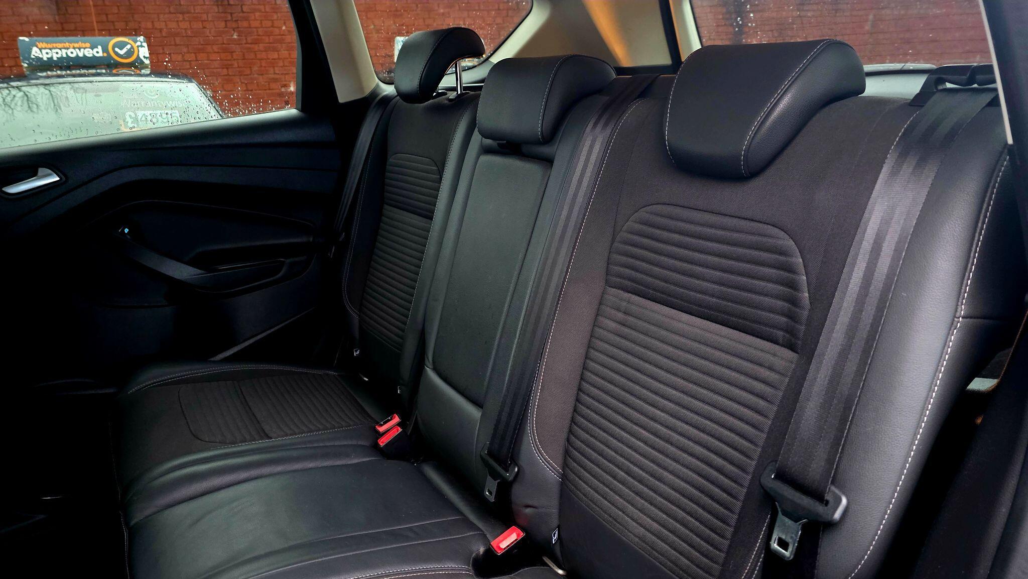 Ford Kuga - Image 17