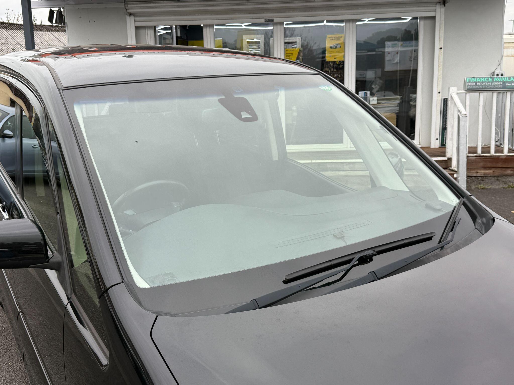 Nissan Serena - Image 14