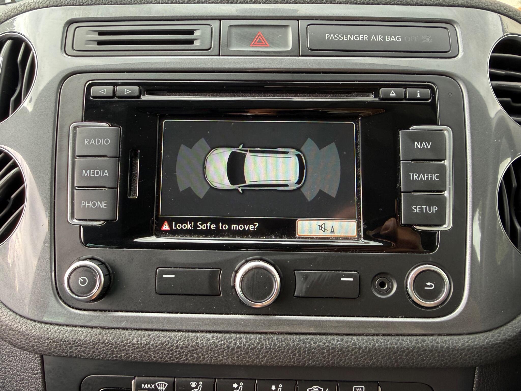 Volkswagen Tiguan - Image 11