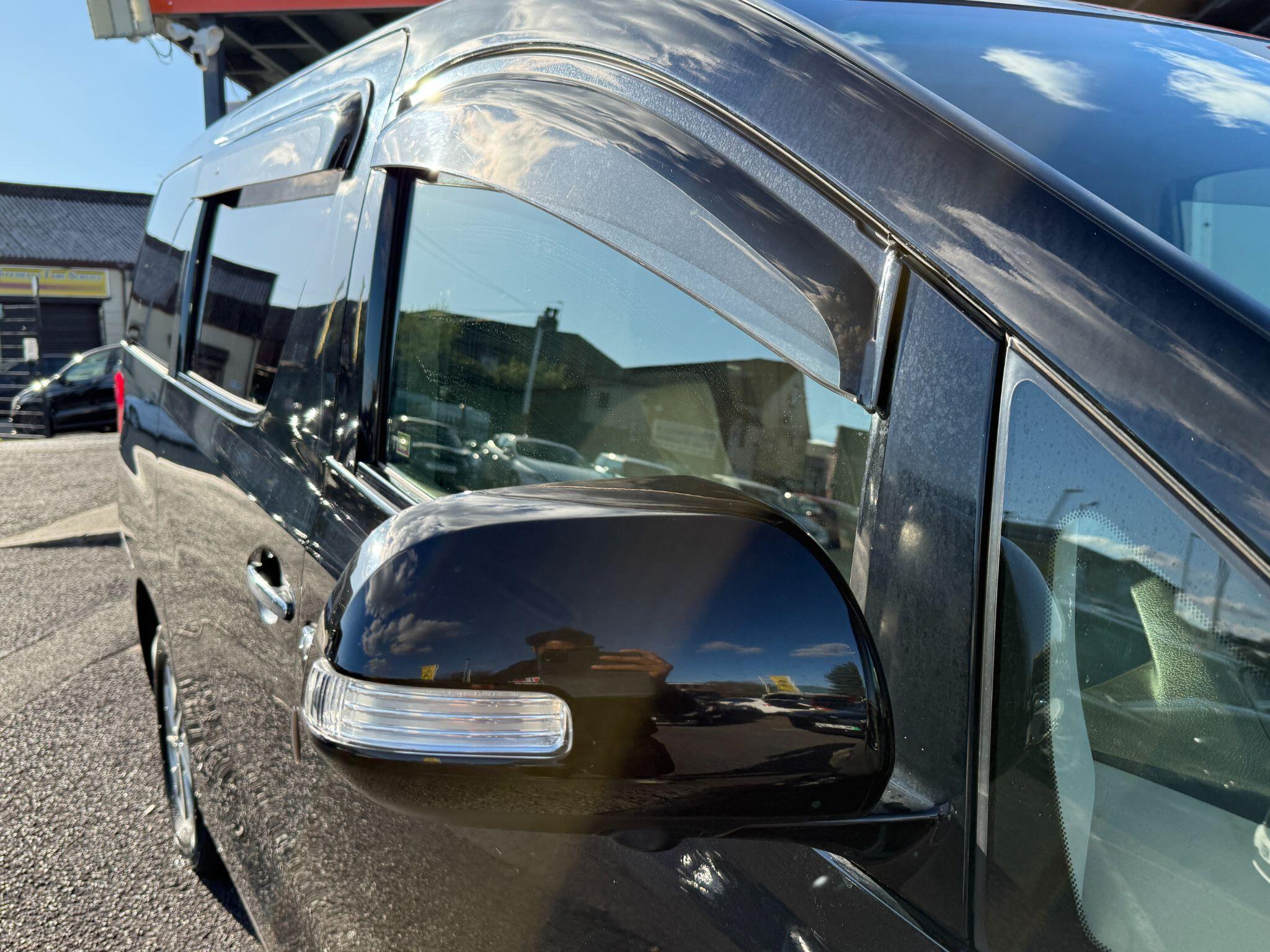 Toyota Alphard - Image 11