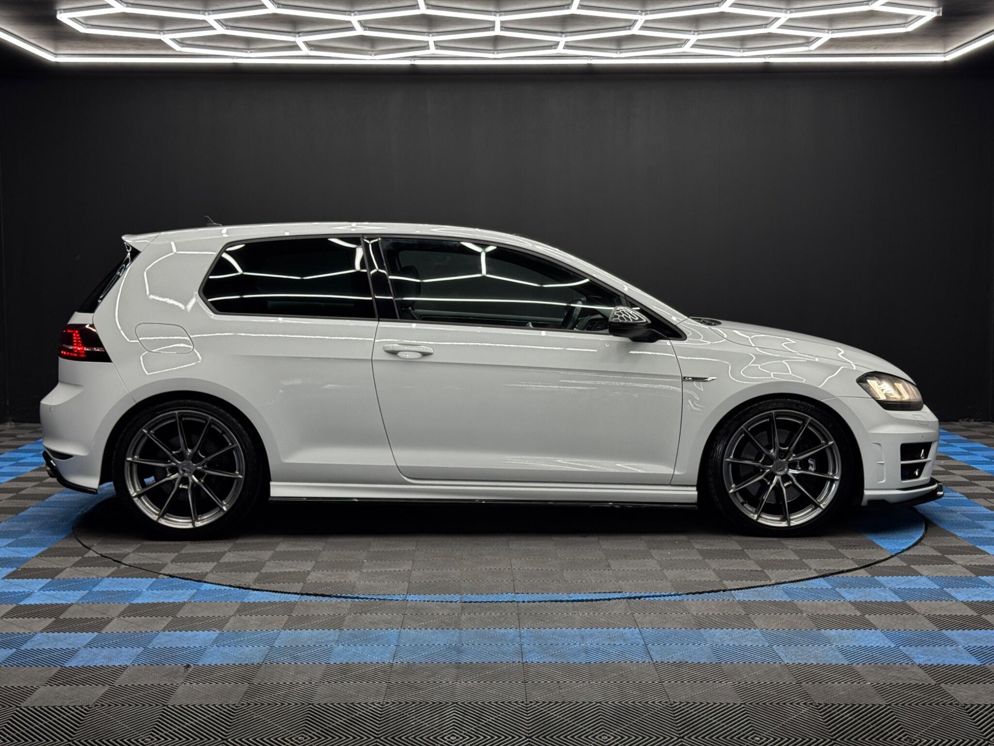 Volkswagen Golf - Image 4