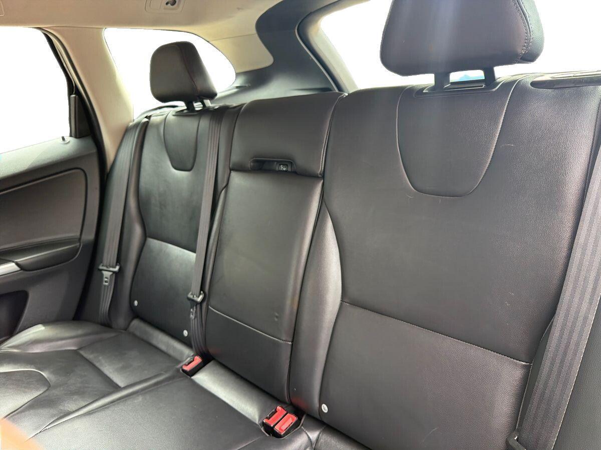 Volvo XC60 - Image 21