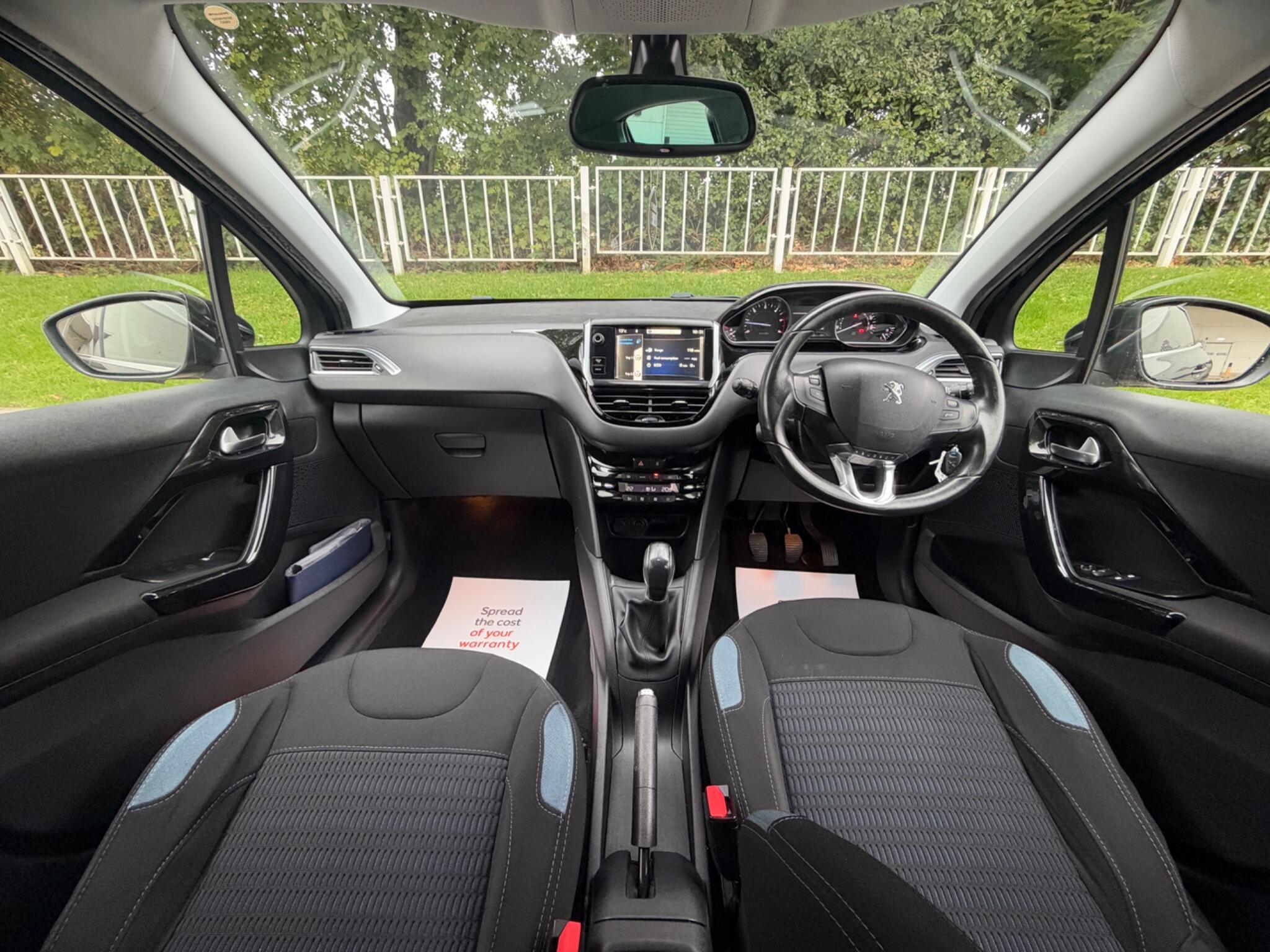 Peugeot 208 - Image 17