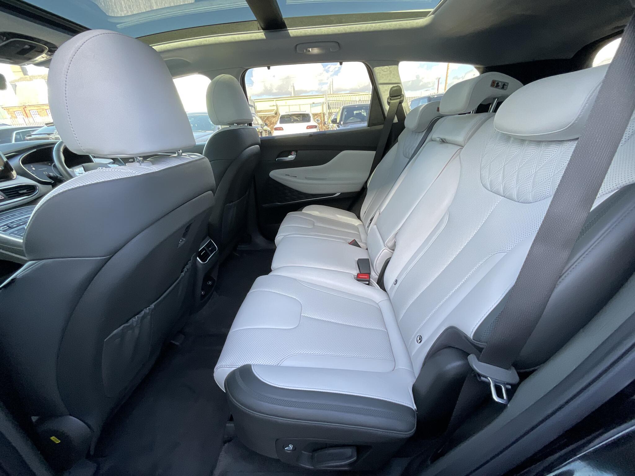 Hyundai Santa Fe - Image 15