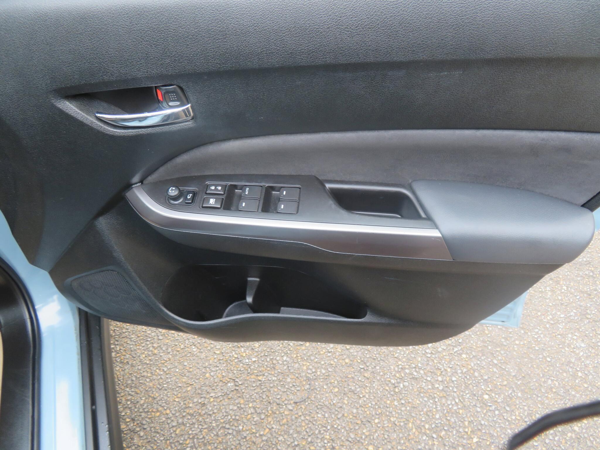 Suzuki Vitara - Image 19
