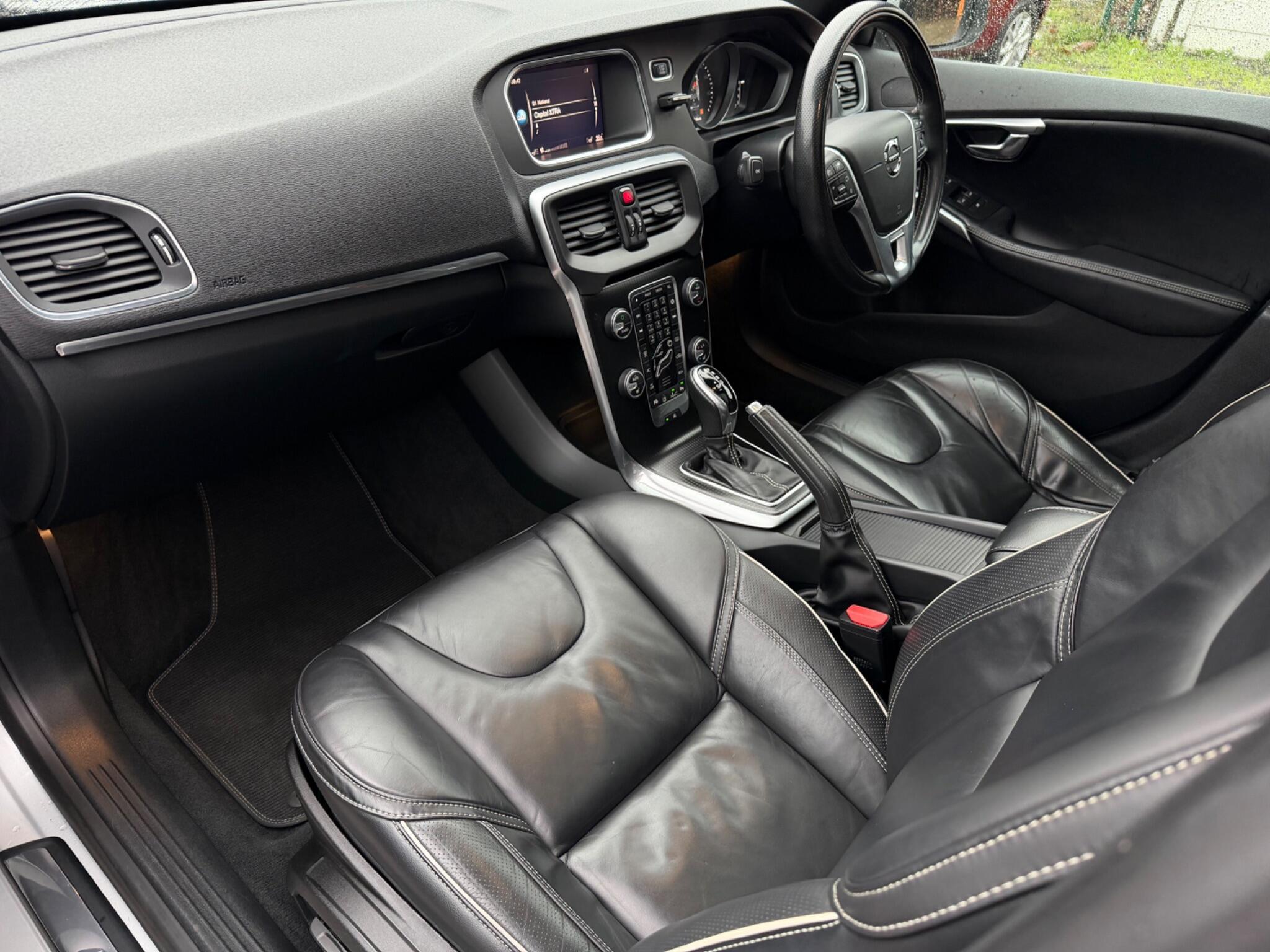 Volvo V40 - Image 12