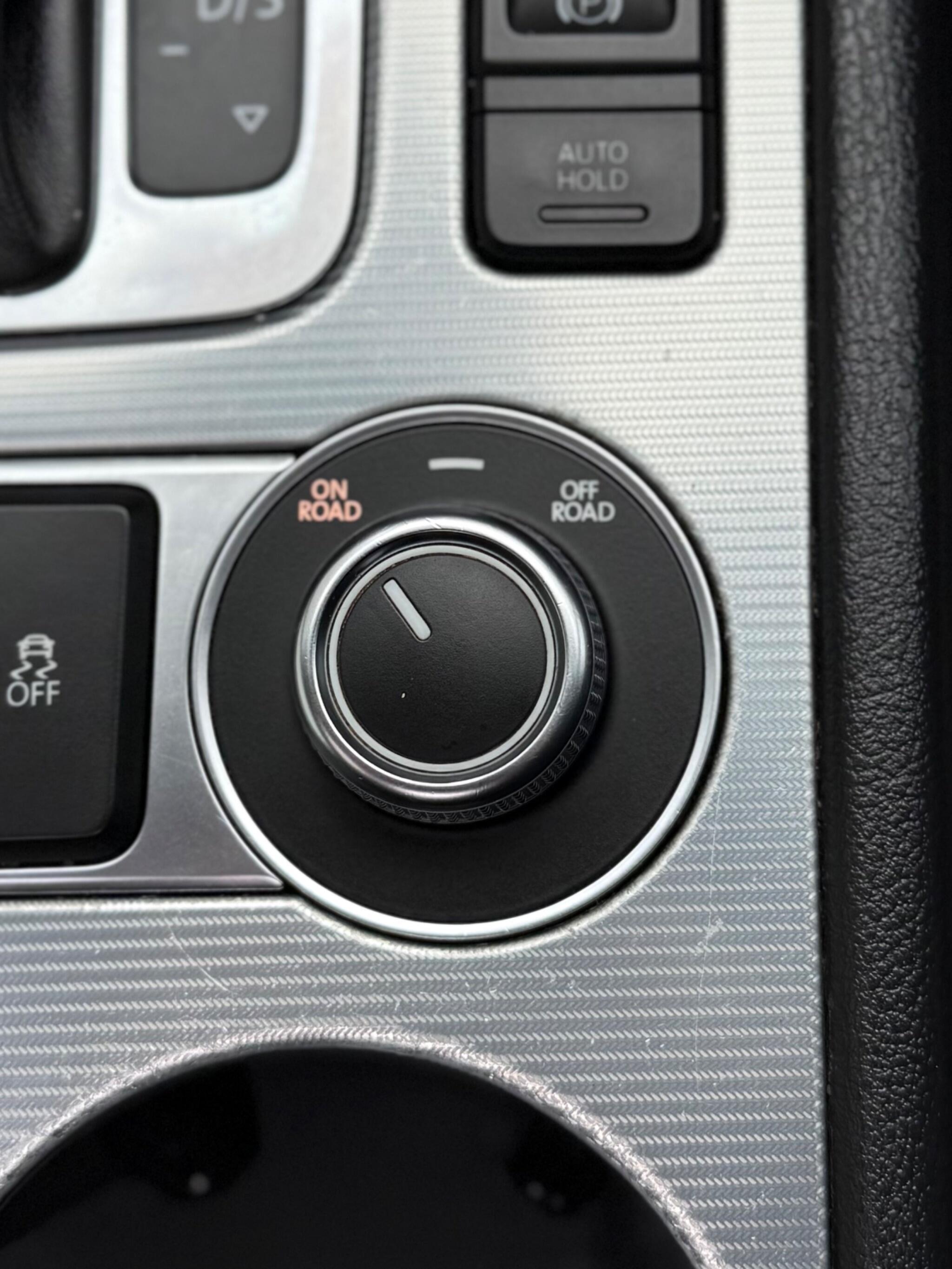 Volkswagen Touareg - Image 45