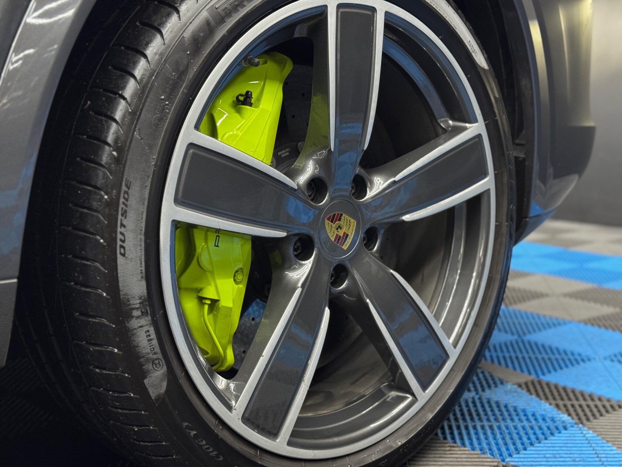 Porsche Cayenne - Image 44