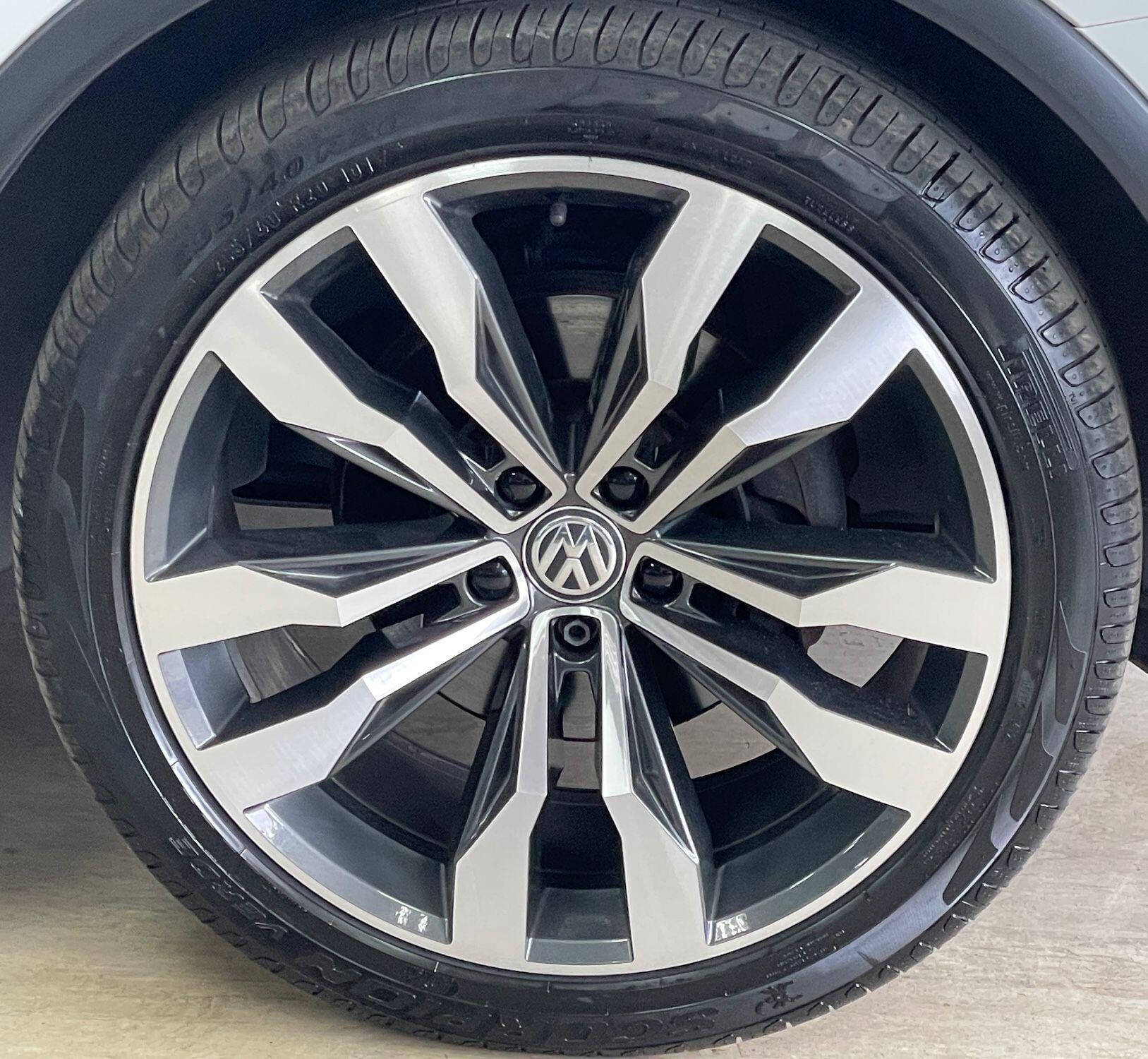 Volkswagen Tiguan - Image 14