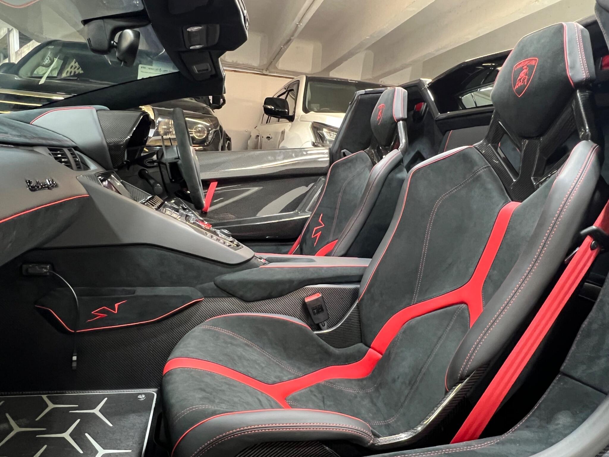 Lamborghini Aventador - Image 9