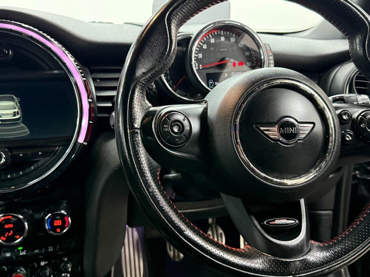 MINI Hatch - Image 24