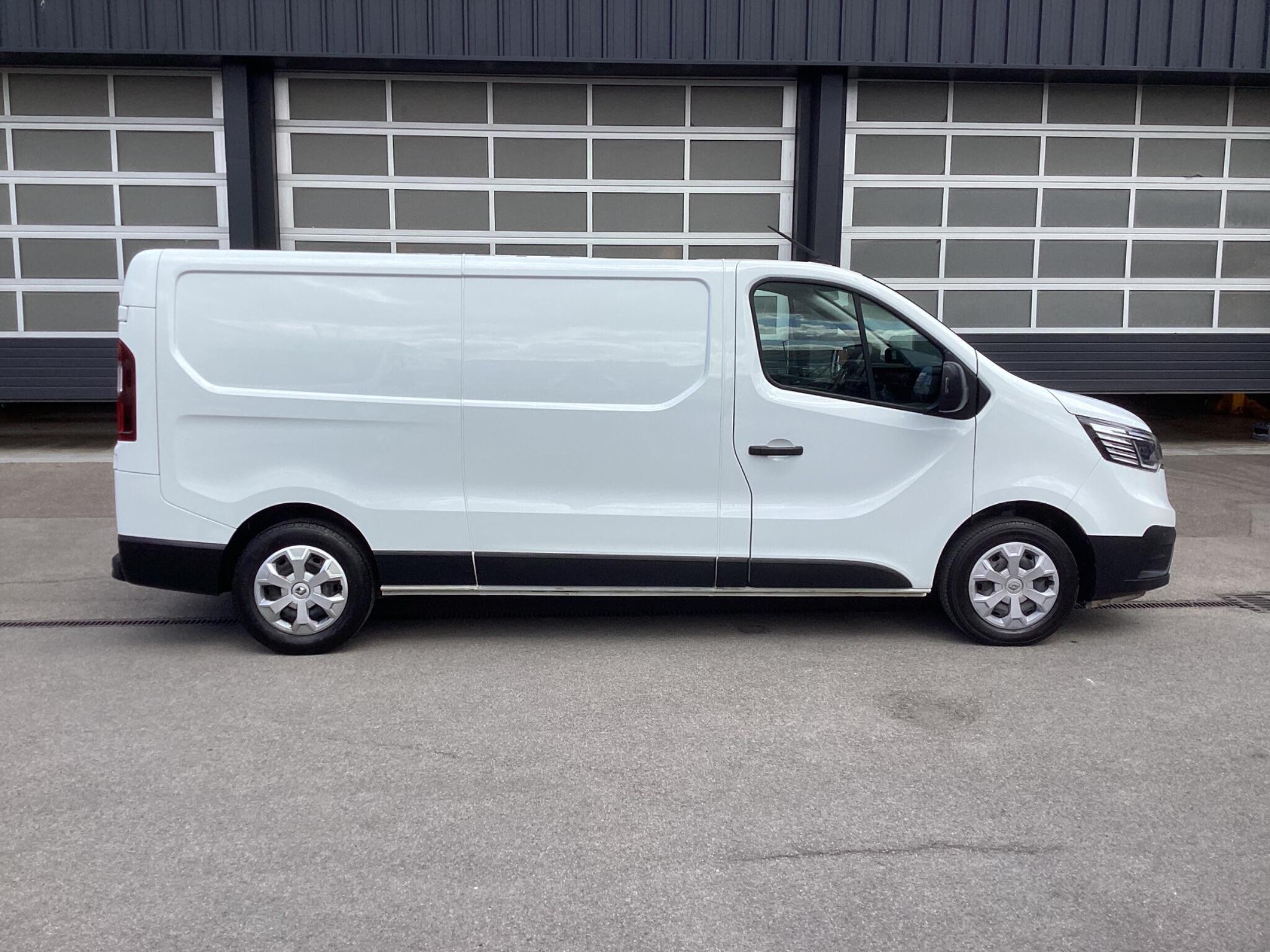 Renault Trafic - Image 8