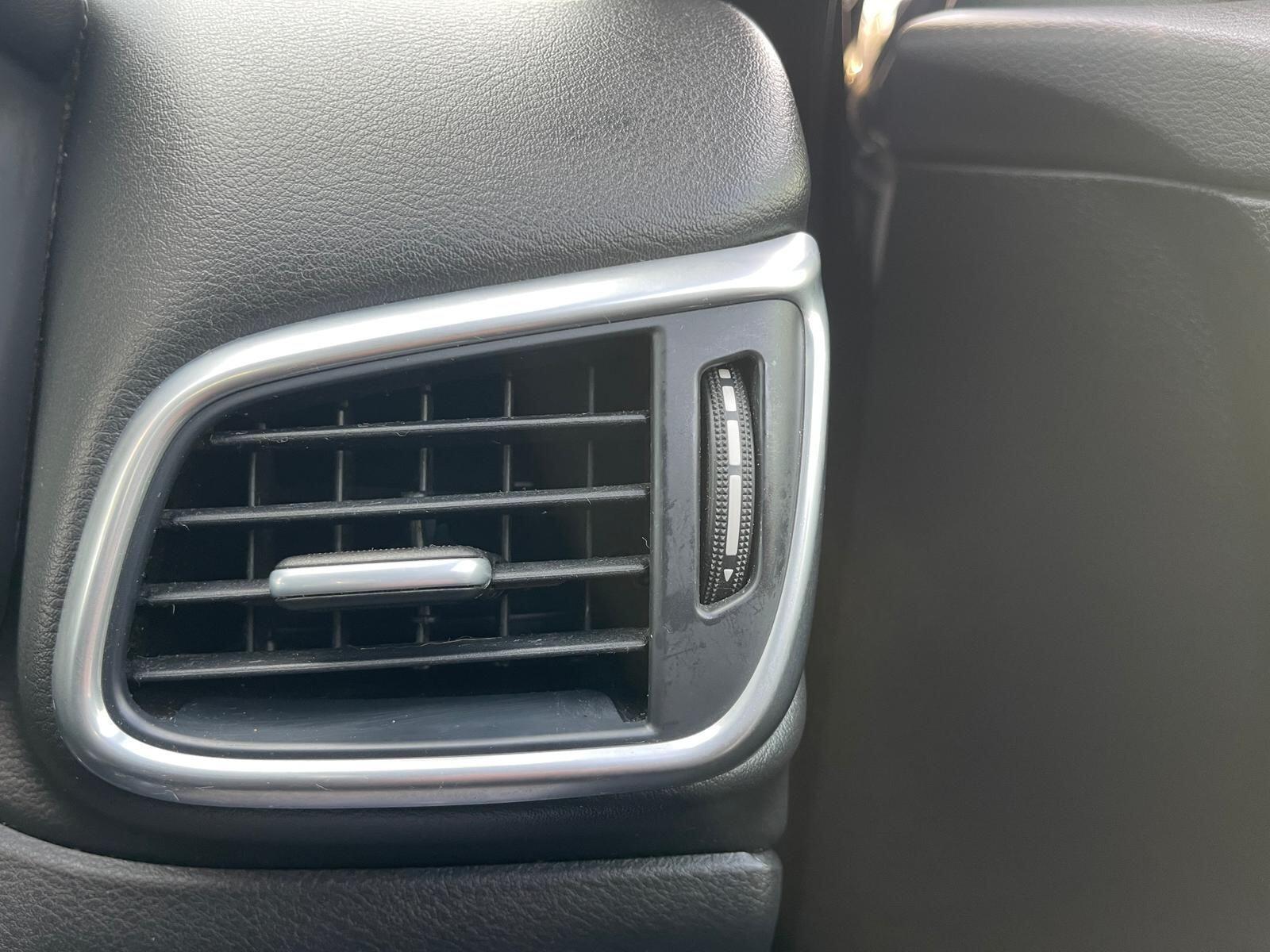 Infiniti Q30 - Image 31