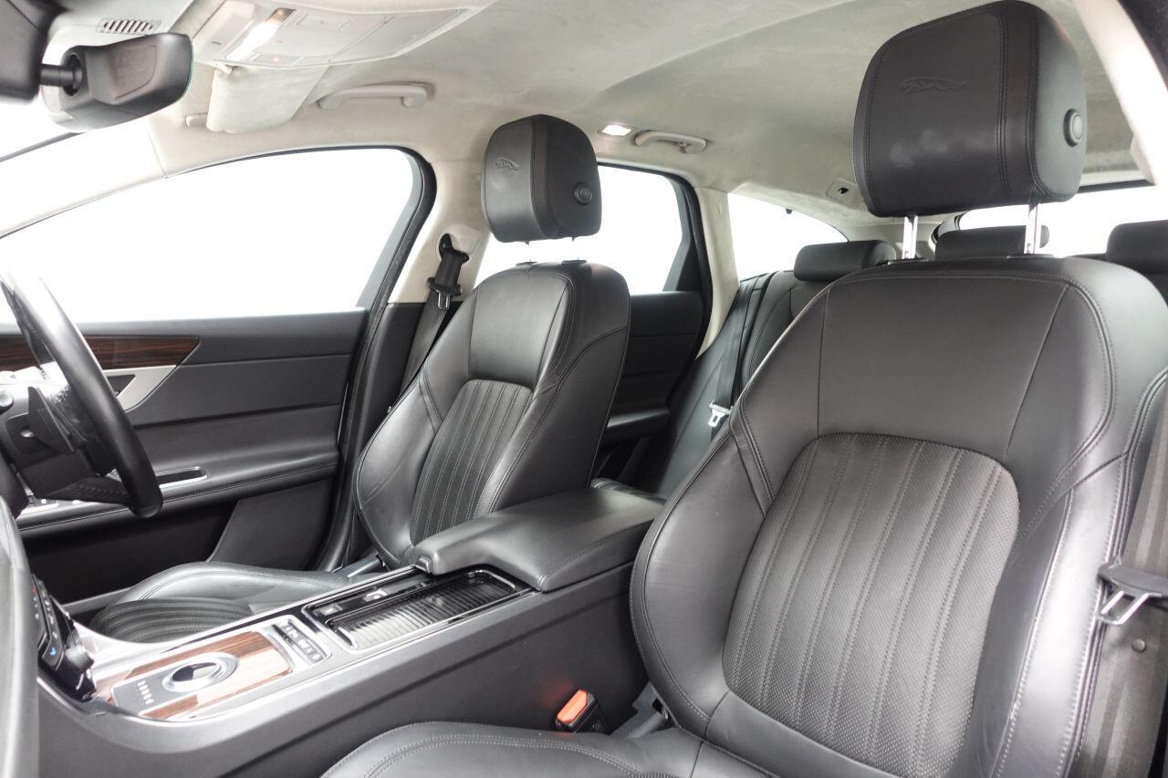 Jaguar XF - Image 17