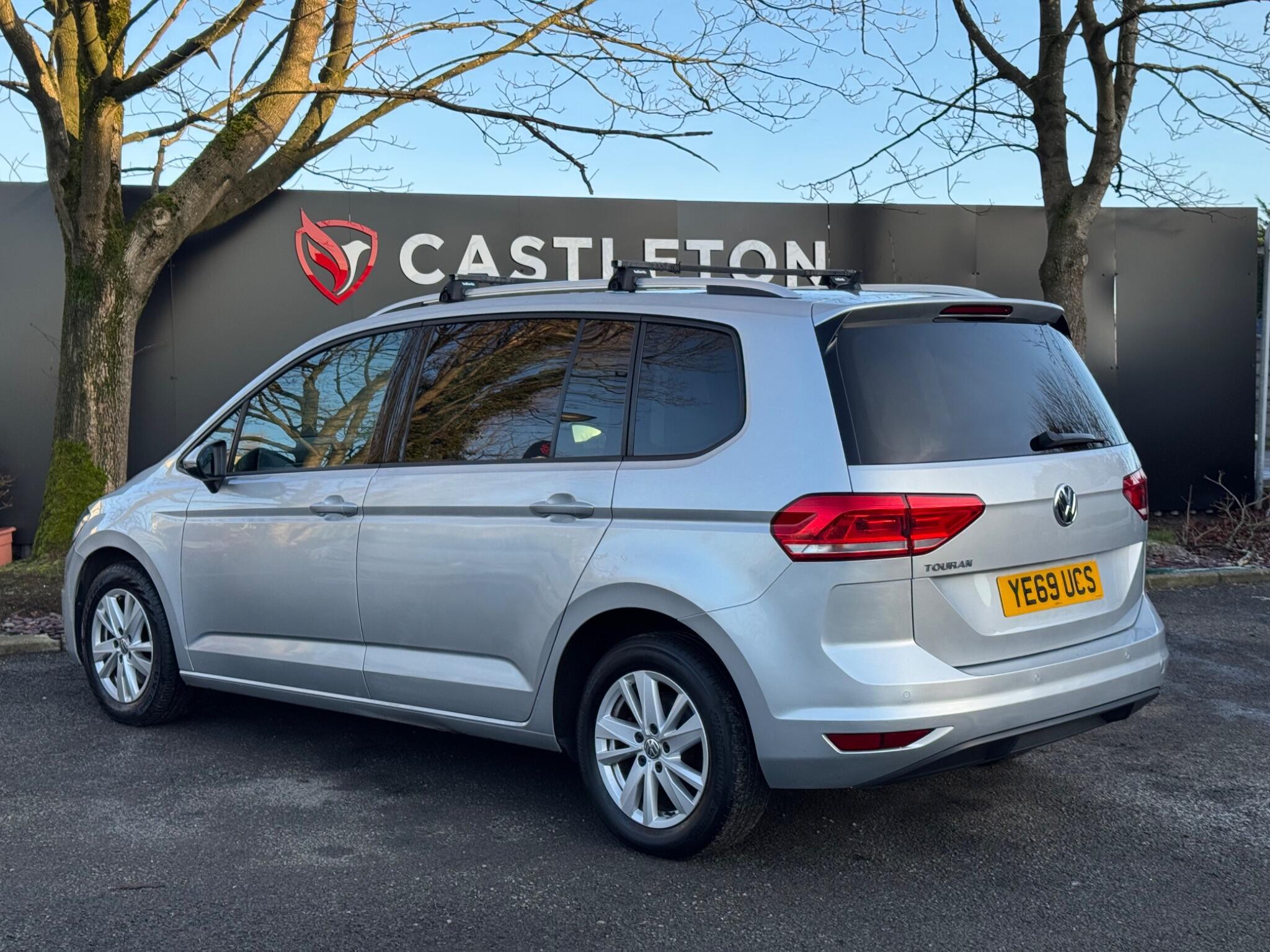 Volkswagen Touran - Image 4