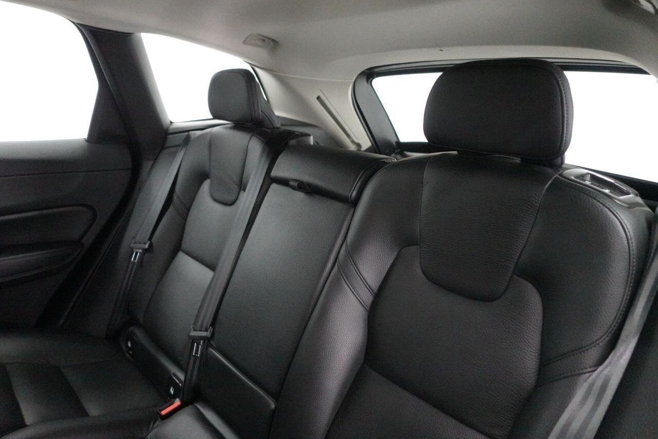 Volvo XC60 - Image 15