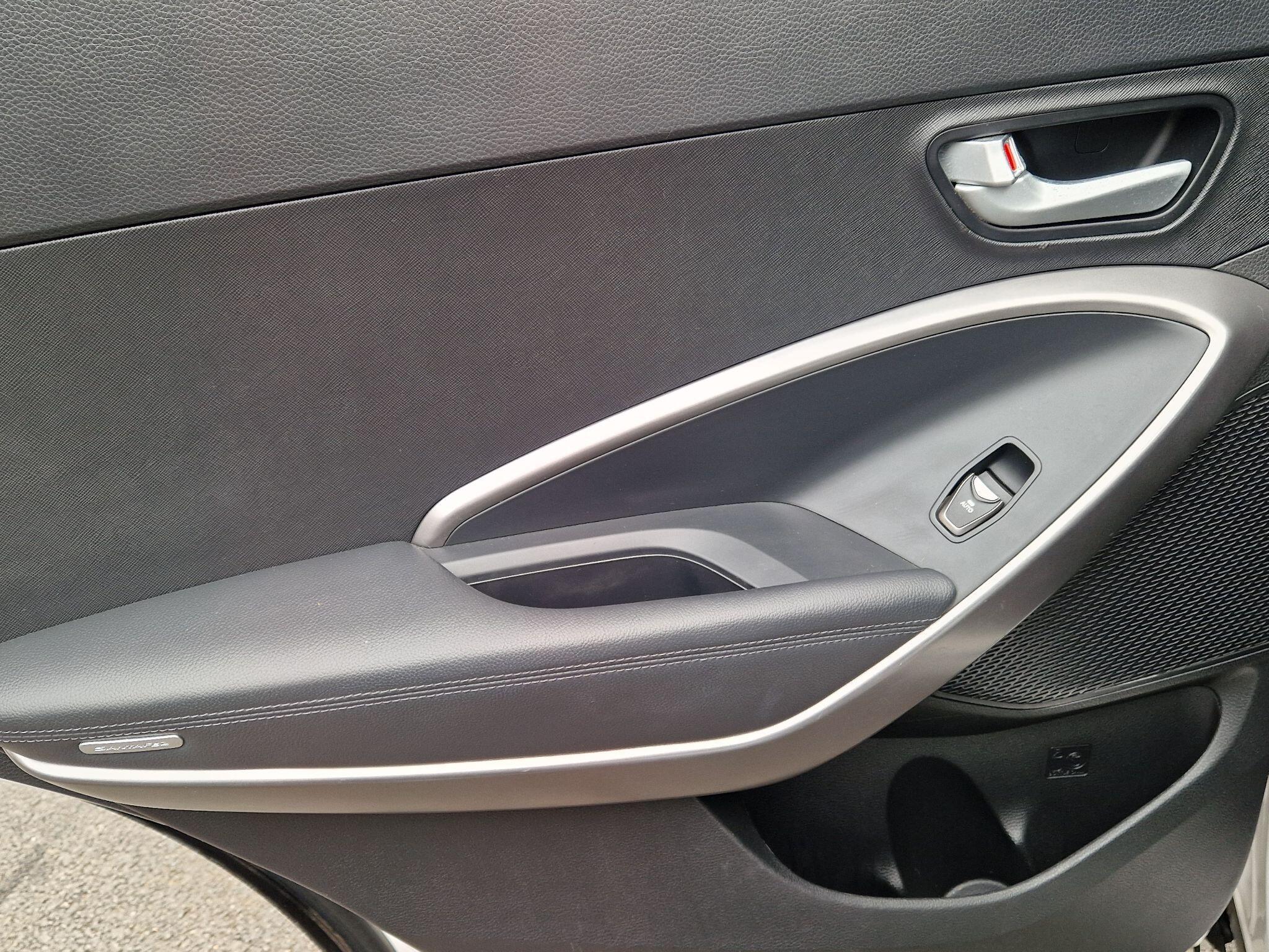 Hyundai Santa Fe - Image 42