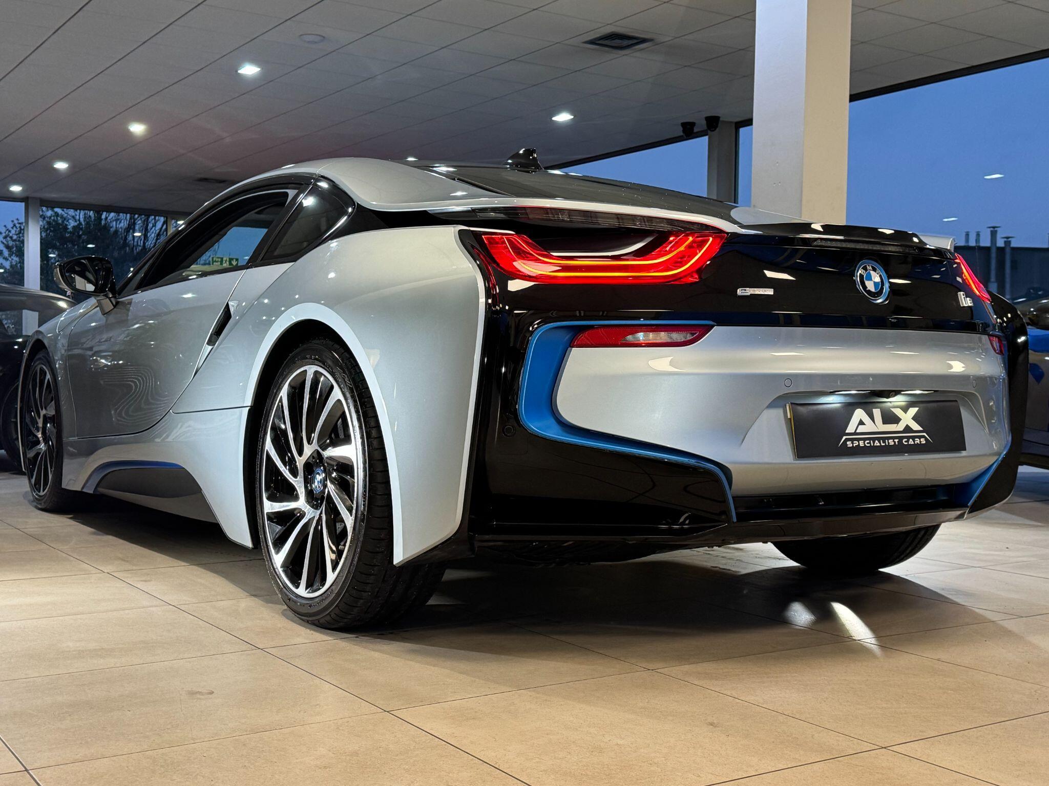 BMW i8 - Image 15