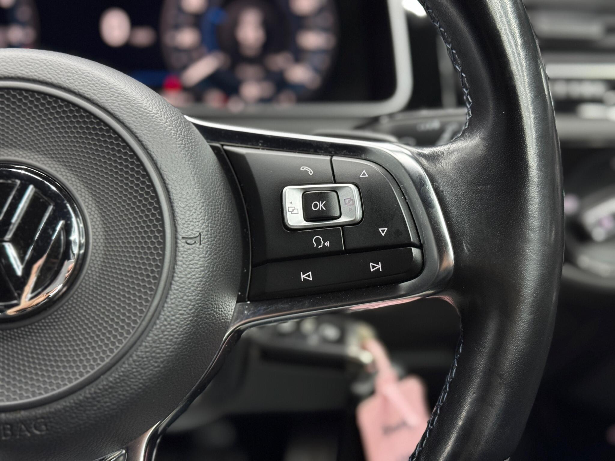 Volkswagen Golf - Image 21