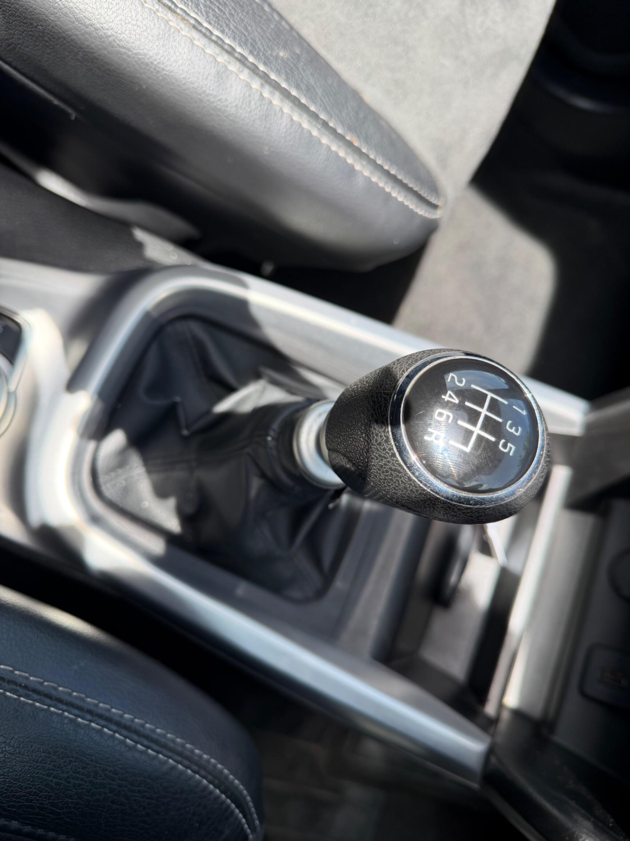 Suzuki Vitara - Image 13