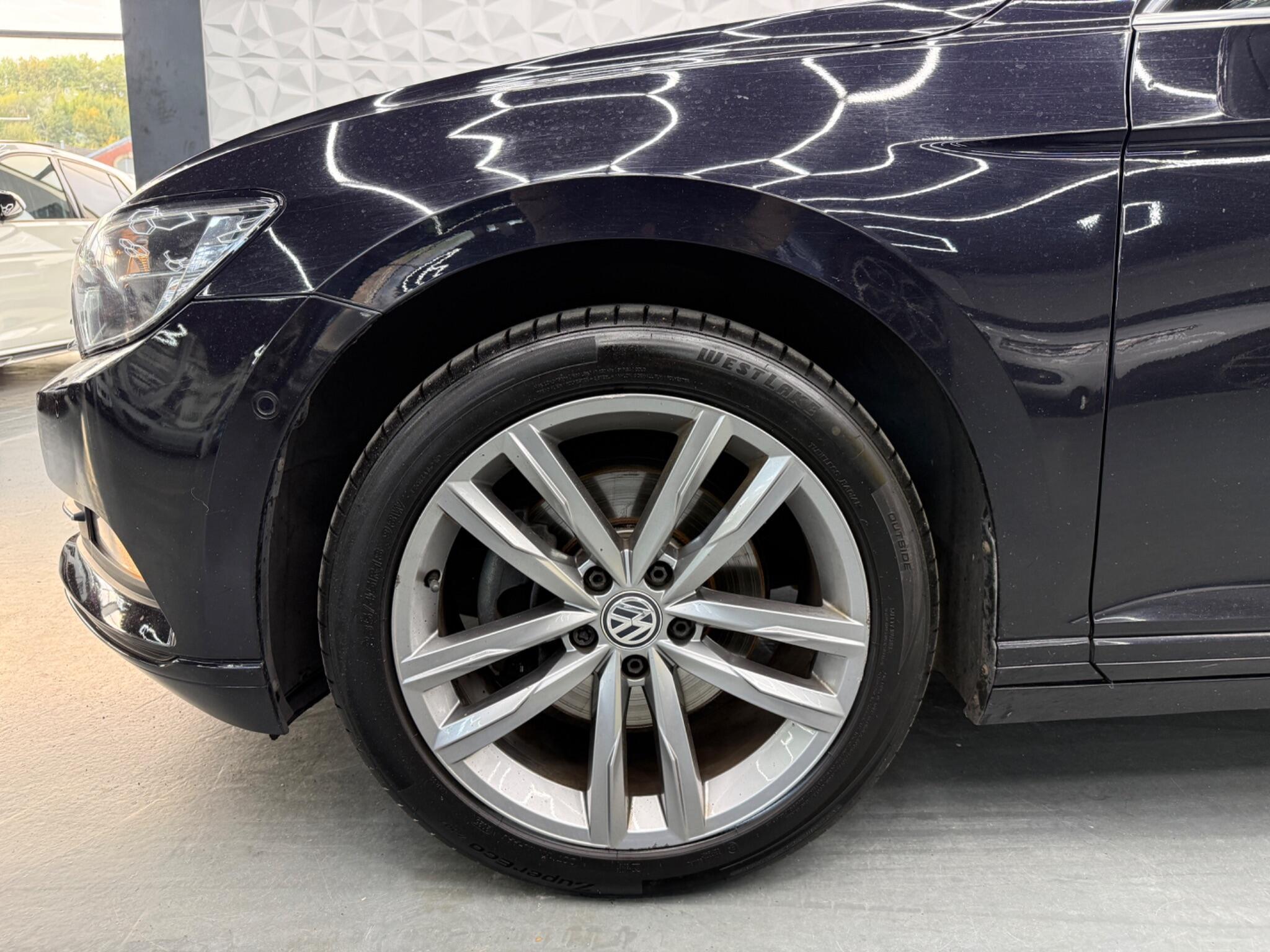 Volkswagen Passat - Image 10