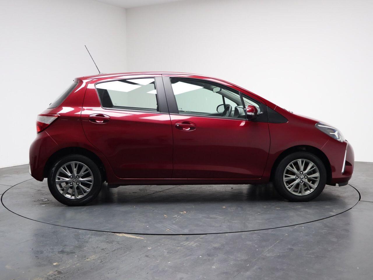 Toyota Yaris - Image 14