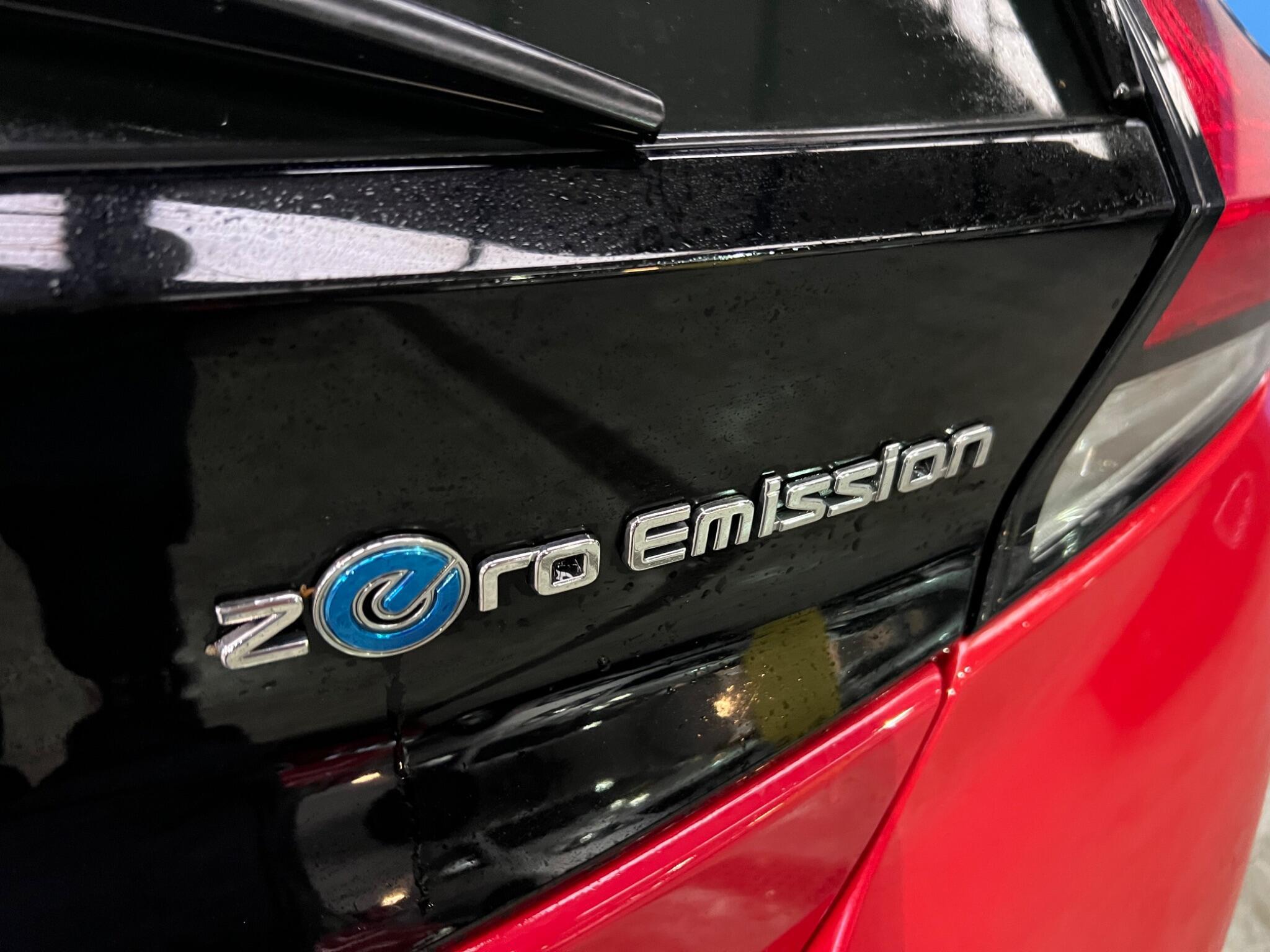 Nissan Leaf - Image 35