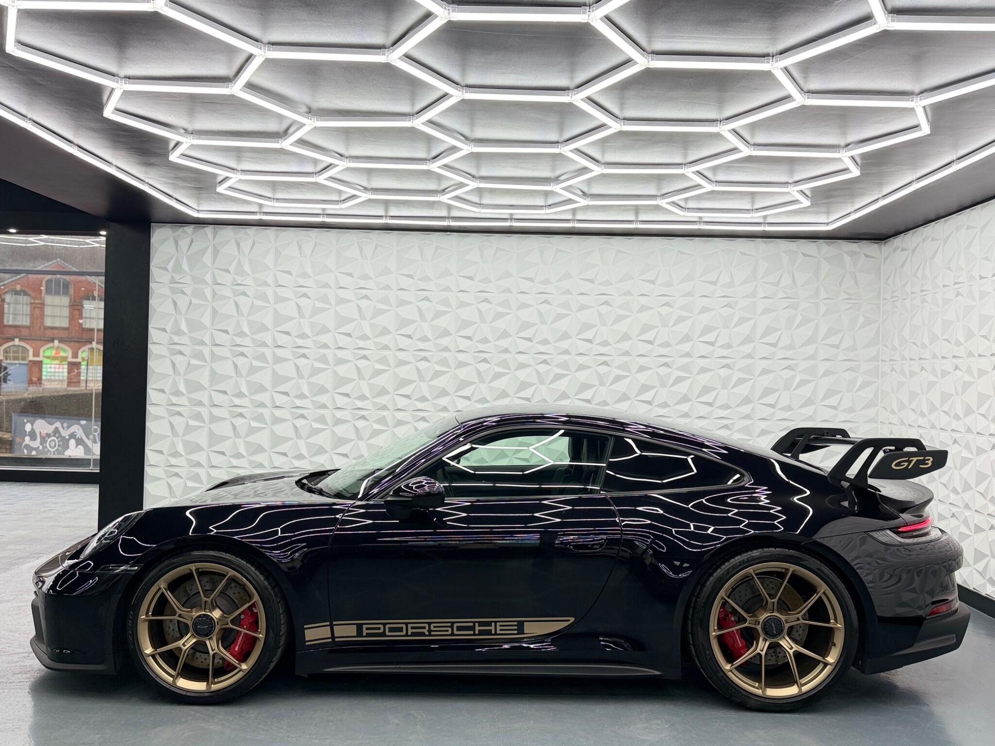 Porsche 911 - Image 8