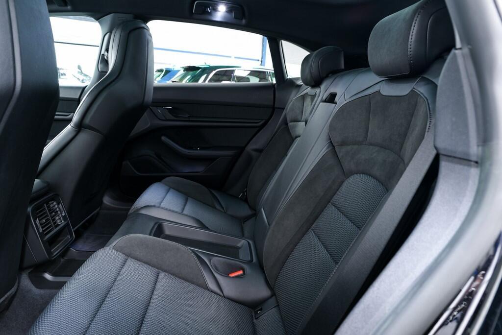 Porsche Taycan - Image 22
