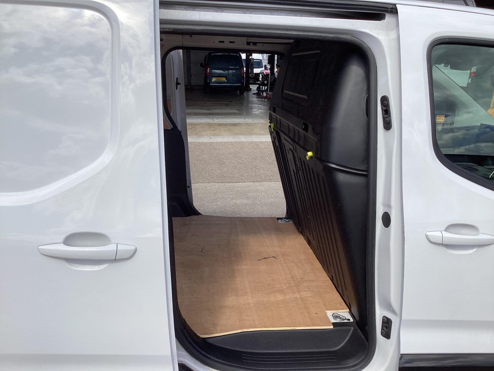 Peugeot Partner - Image 12