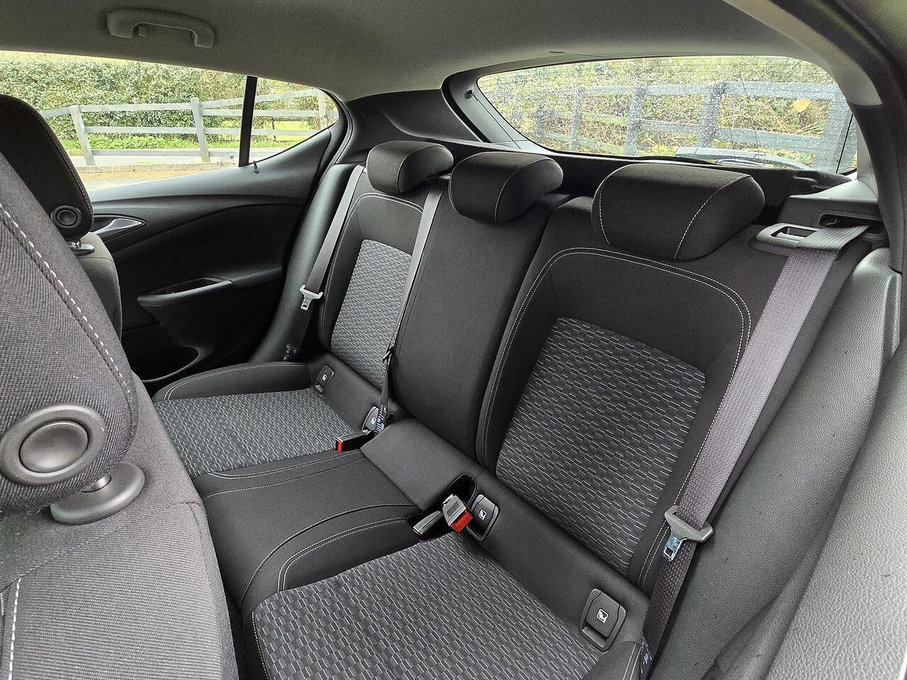 Vauxhall Astra - Image 9