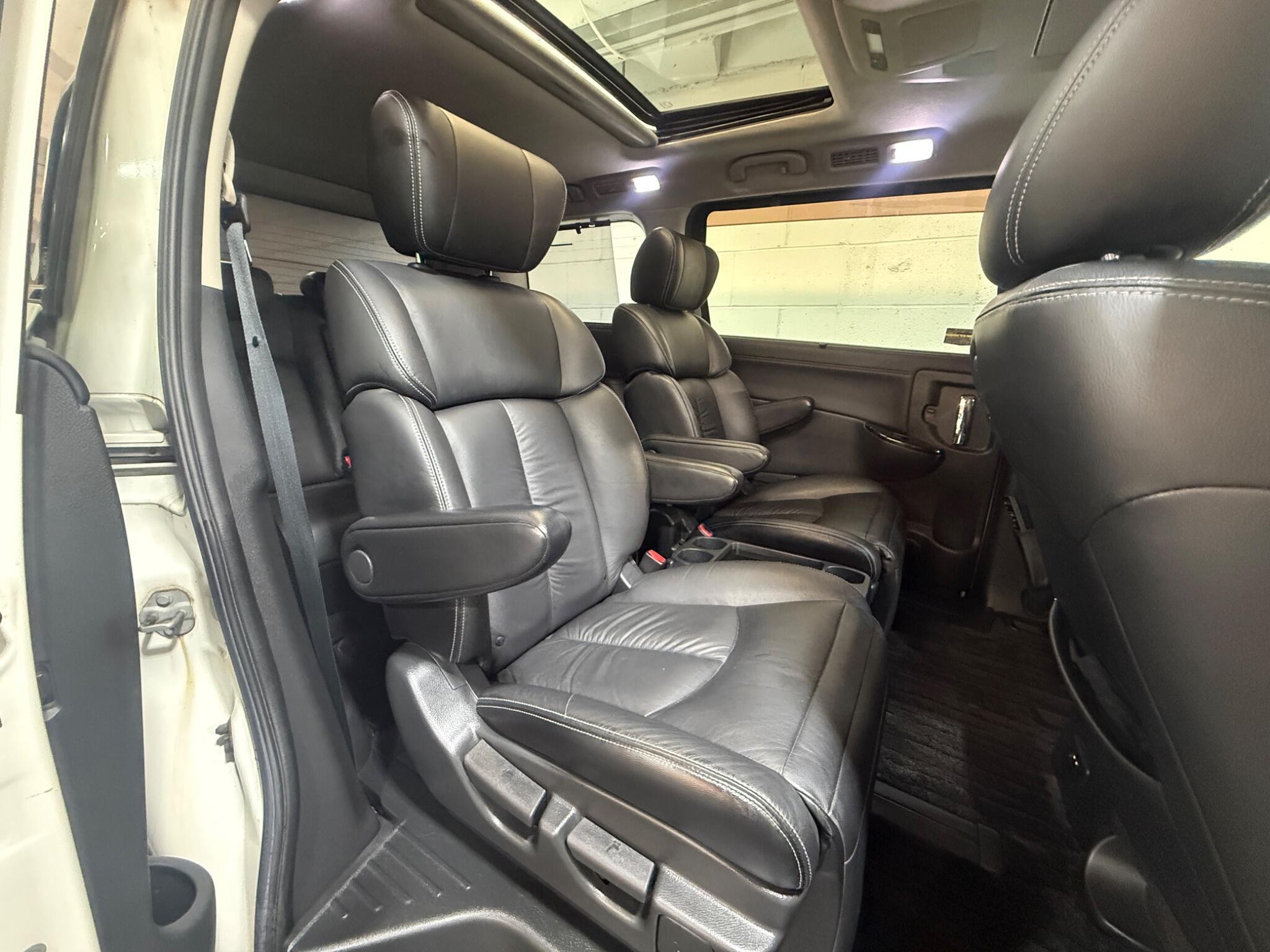 Nissan Elgrand - Image 12