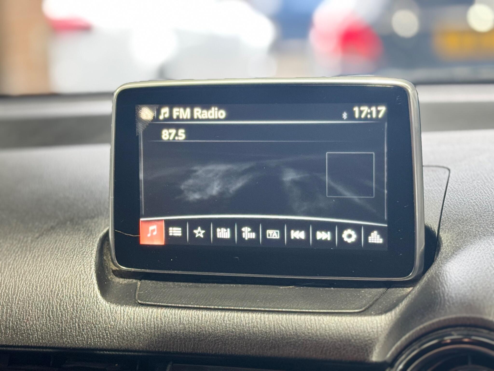 Mazda MAZDA2 - Image 9