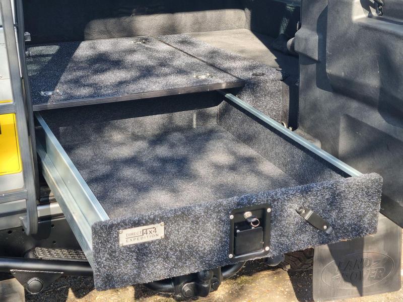 Land Rover Defender 90 - Image 20