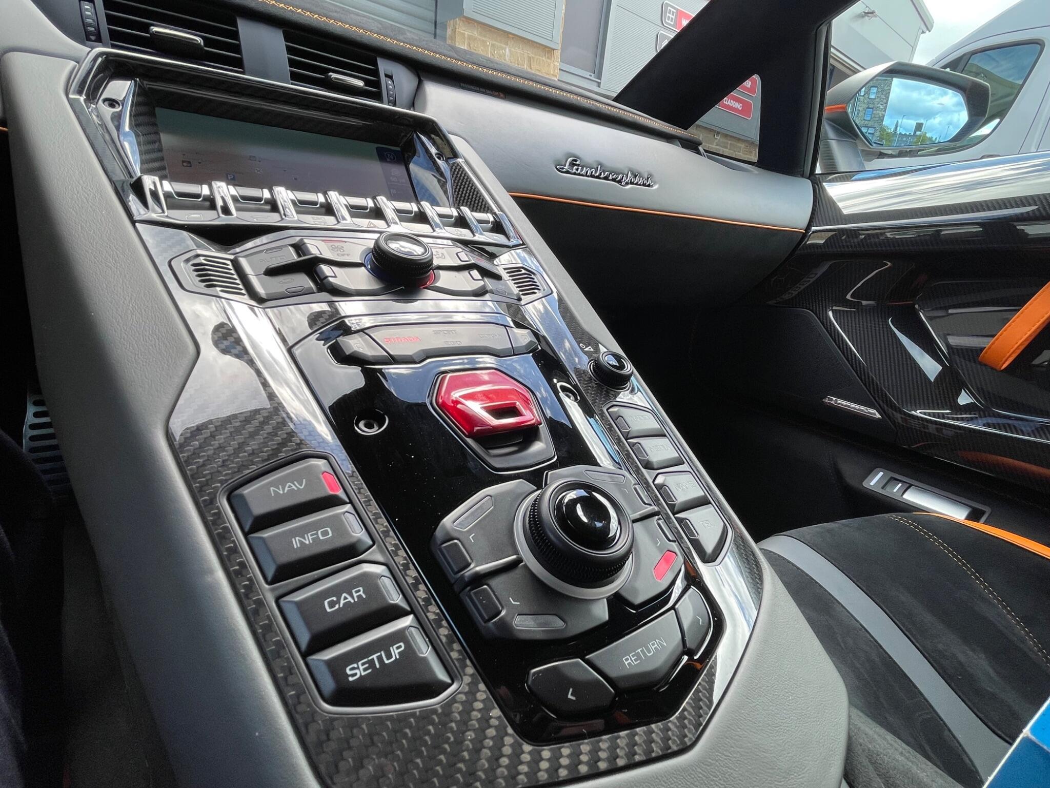 Lamborghini Aventador - Image 14