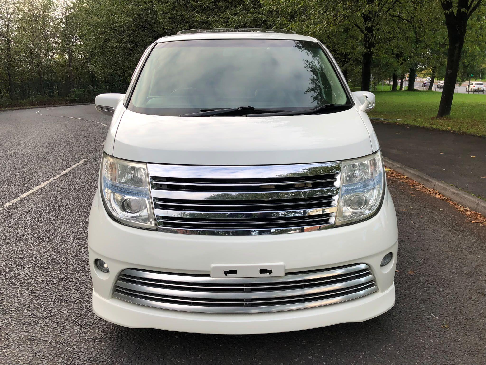 Nissan Elgrand - Image 2