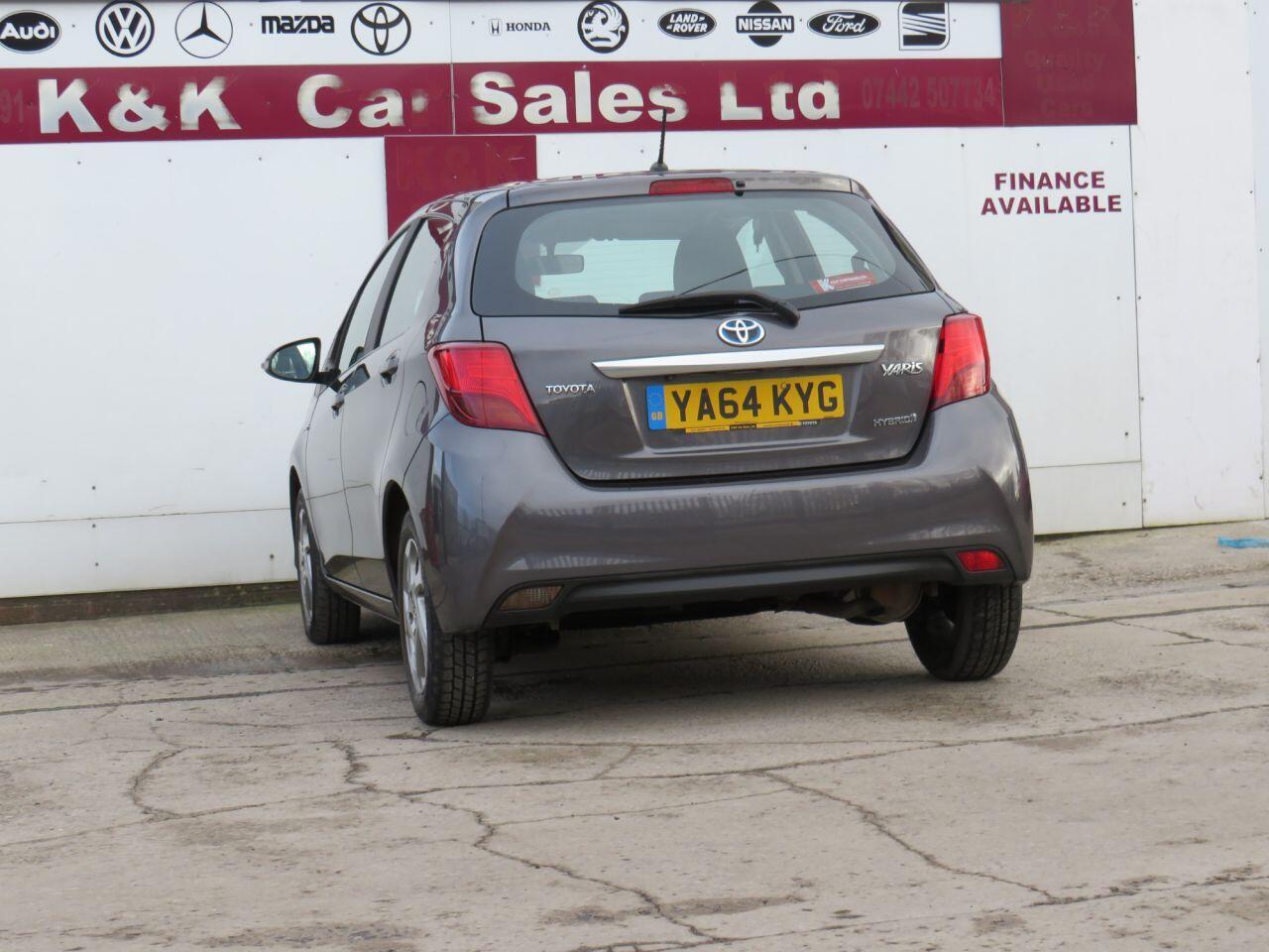 Toyota Yaris - Image 33