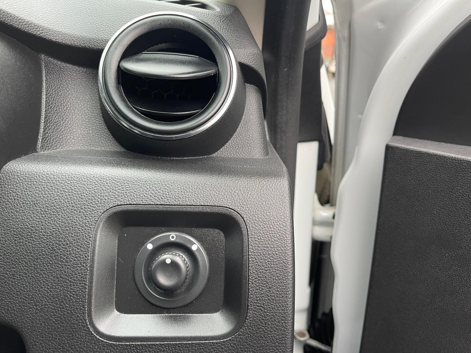 Dacia Duster - Image 28