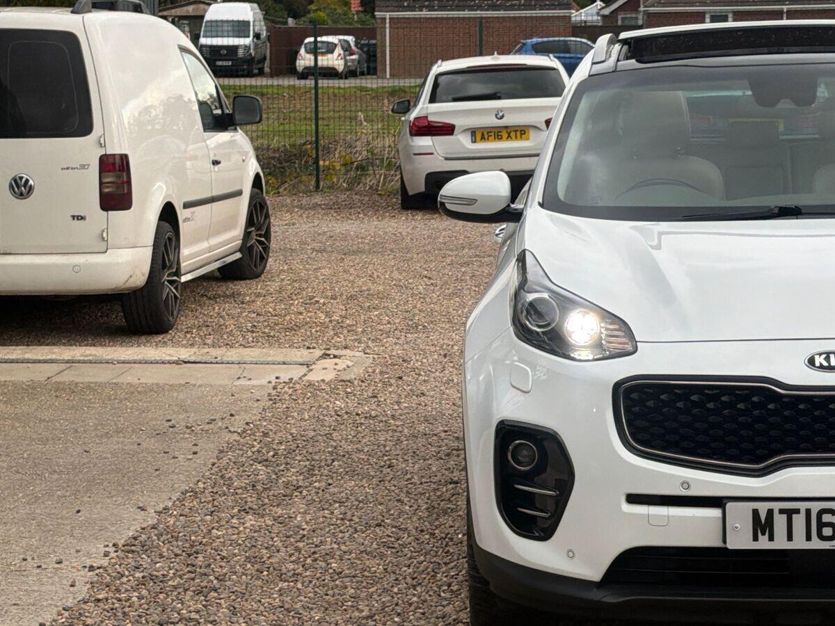 Kia Sportage - Image 11