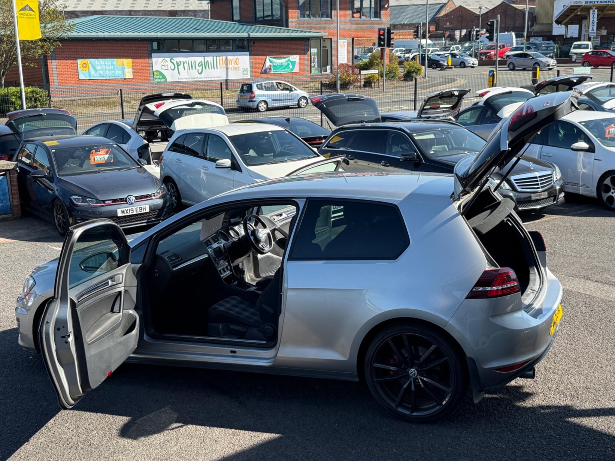 Volkswagen Golf - Image 16