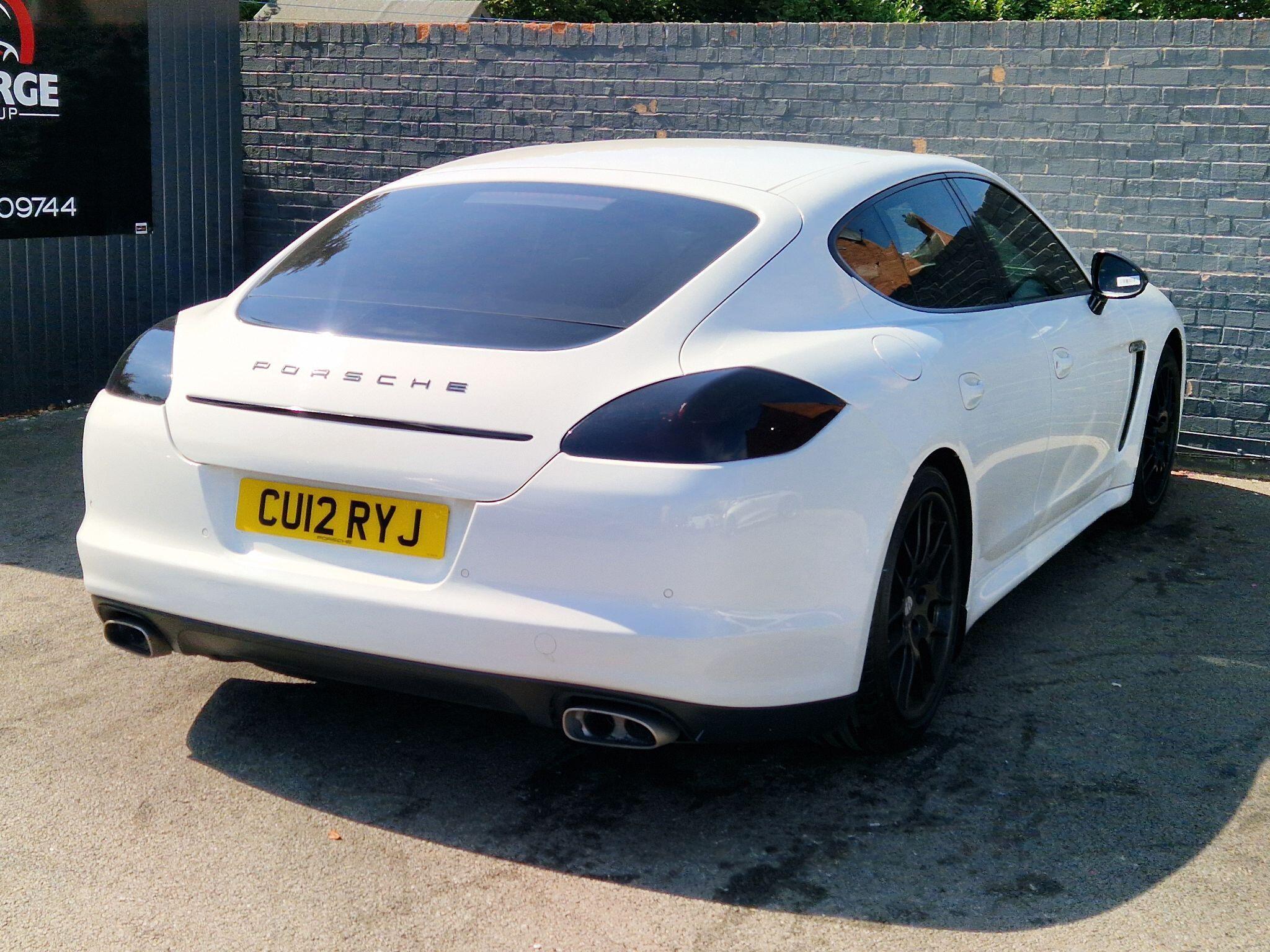 Porsche Panamera - Image 10