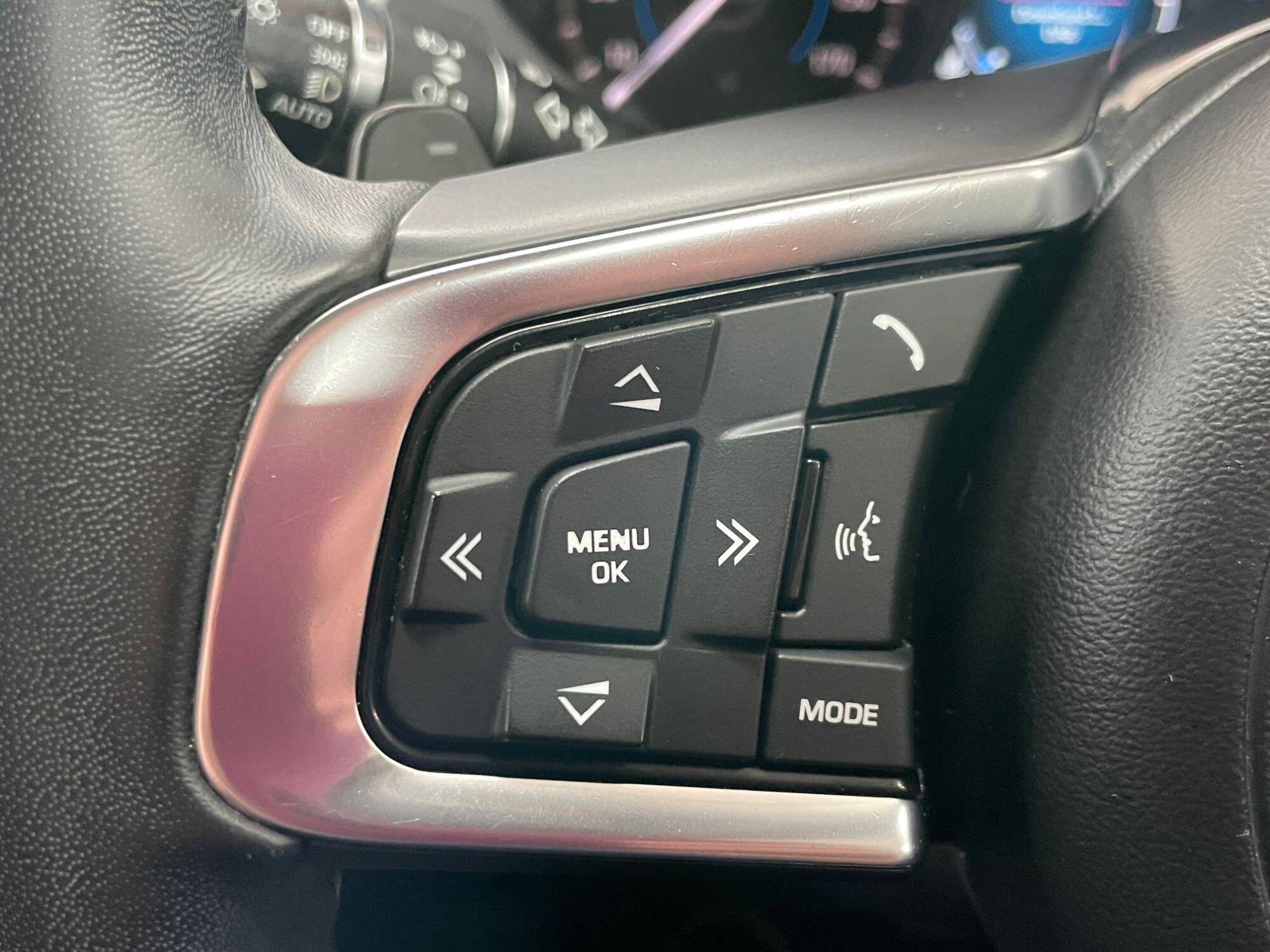 Jaguar F-Pace - Image 35